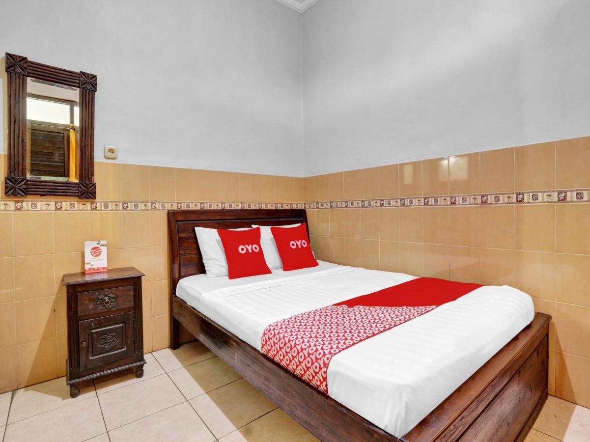 Oyo 90695 Srikandi Nologaten Hotel Jogjacarta Exterior foto