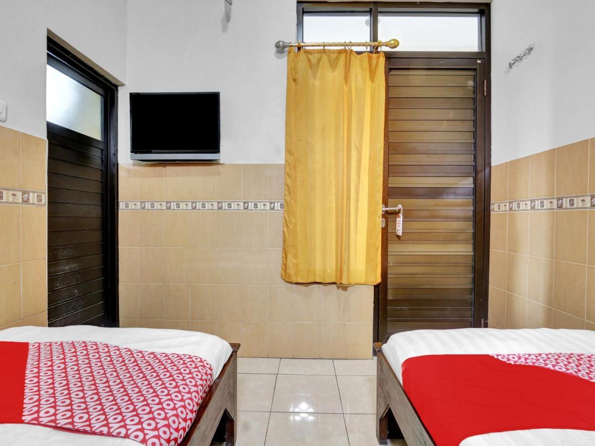 Oyo 90695 Srikandi Nologaten Hotel Jogjacarta Exterior foto