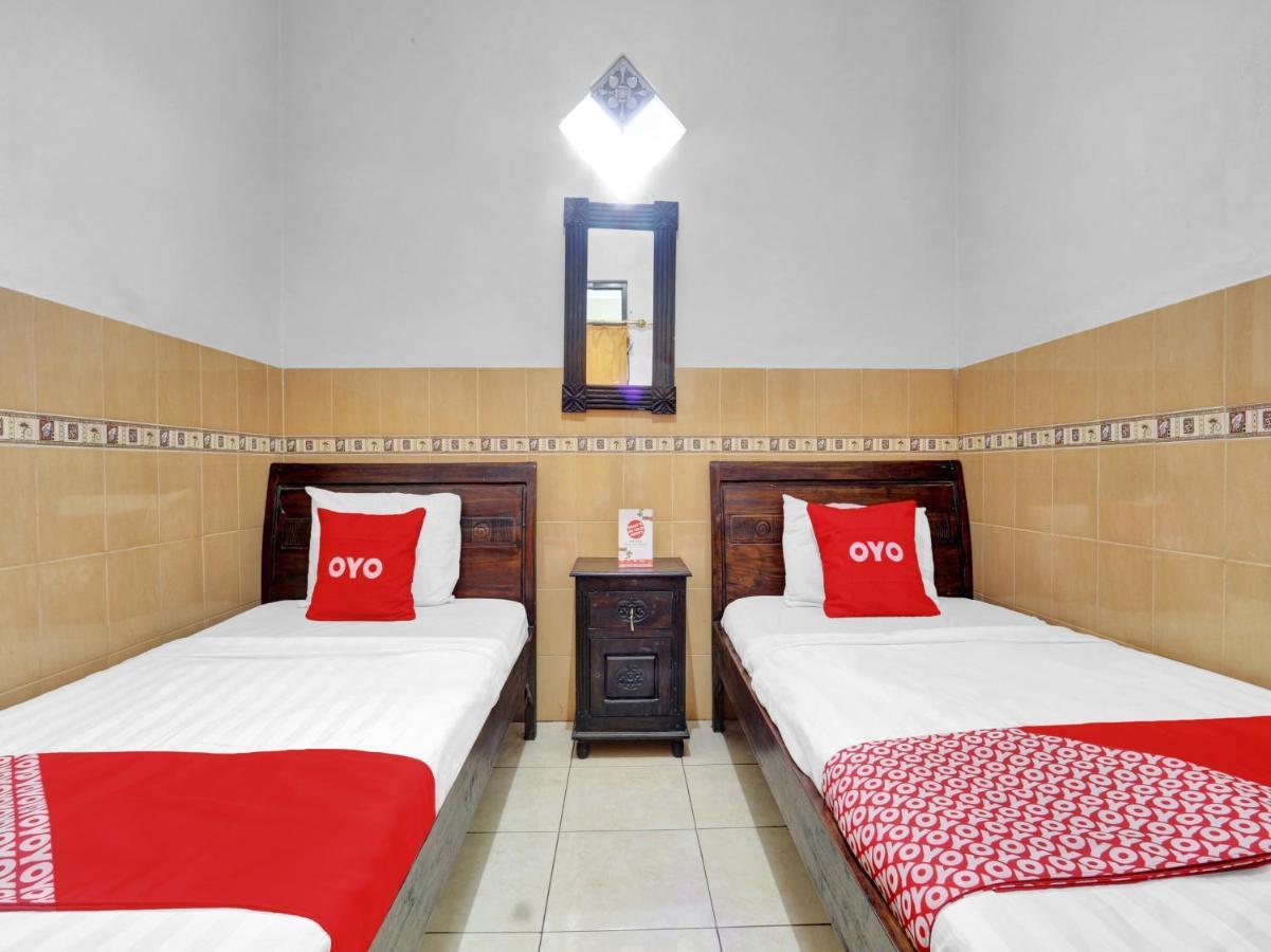 Oyo 90695 Srikandi Nologaten Hotel Jogjacarta Exterior foto