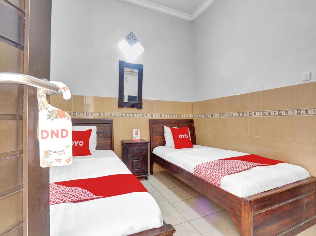 Oyo 90695 Srikandi Nologaten Hotel Jogjacarta Exterior foto