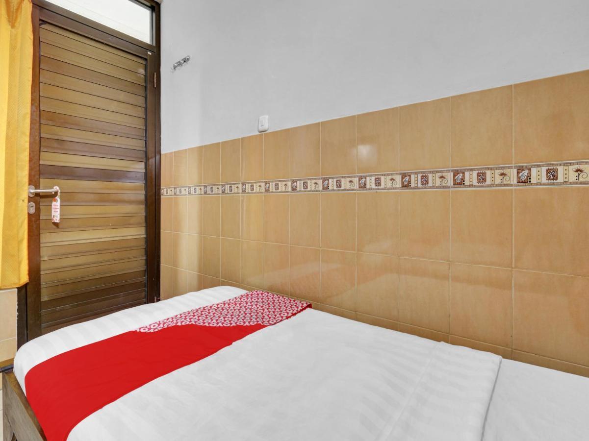 Oyo 90695 Srikandi Nologaten Hotel Jogjacarta Exterior foto