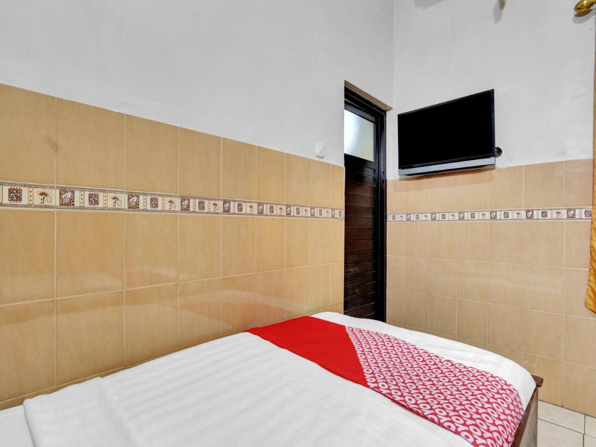 Oyo 90695 Srikandi Nologaten Hotel Jogjacarta Exterior foto