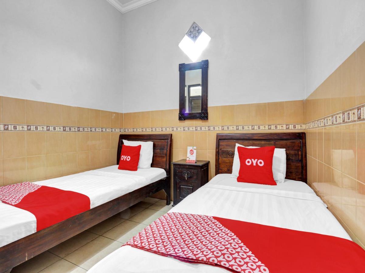 Oyo 90695 Srikandi Nologaten Hotel Jogjacarta Exterior foto